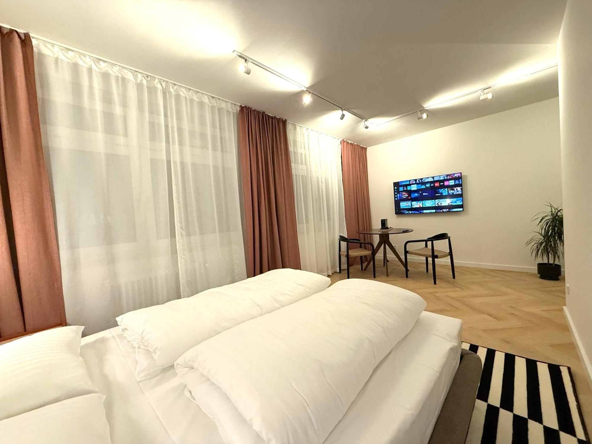 Stayzz By Homyzz - Modern Studios Alsterdorf -Winterhude- Stadtpark Хамбург Екстериор снимка